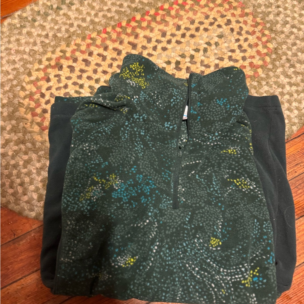 Columbia Green Patterned Sweater and Black Joggers